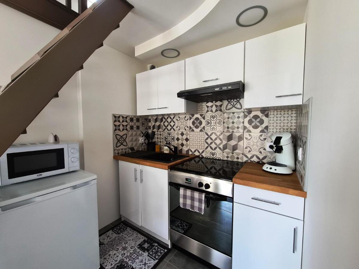 Вилла Le Petit Logis Blere Экстерьер фото