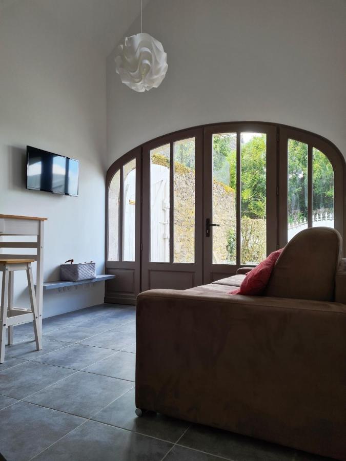 Вилла Le Petit Logis Blere Экстерьер фото