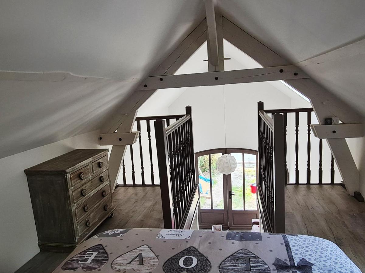 Вилла Le Petit Logis Blere Экстерьер фото
