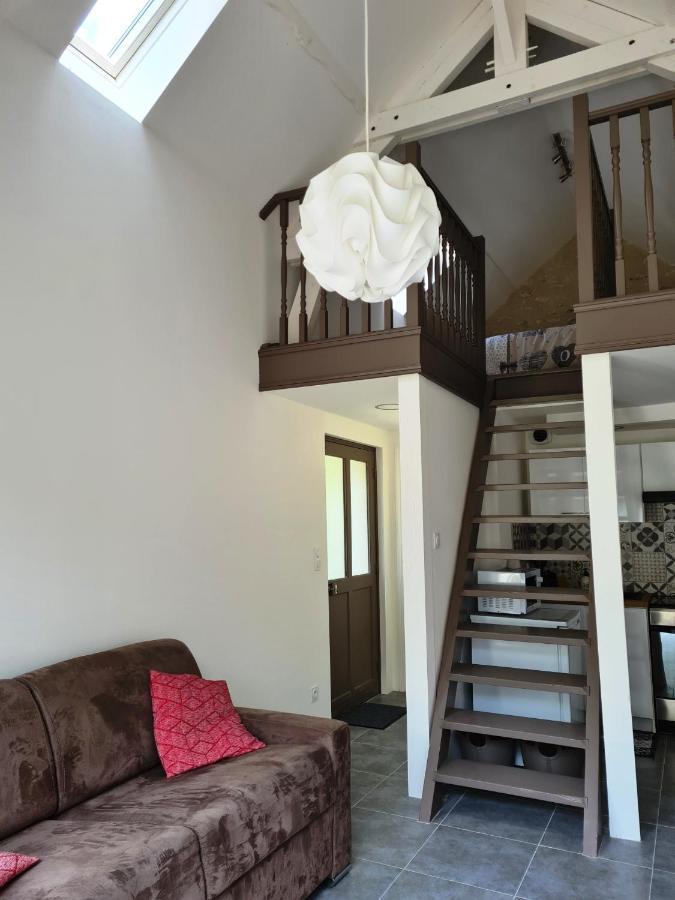 Вилла Le Petit Logis Blere Экстерьер фото