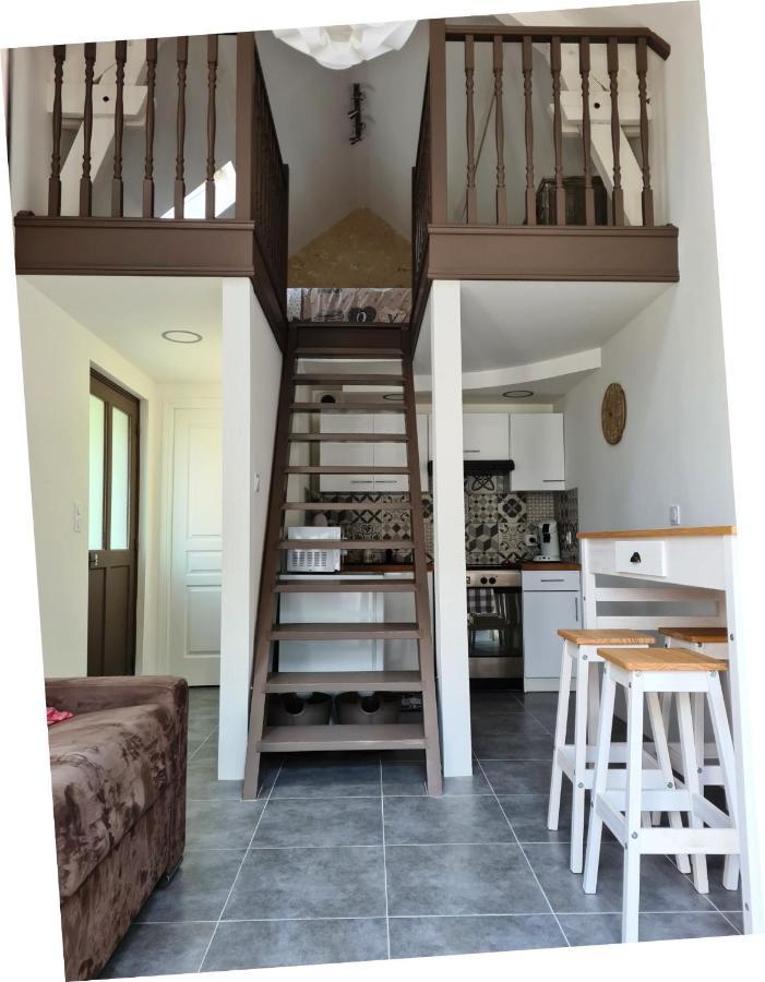 Вилла Le Petit Logis Blere Экстерьер фото